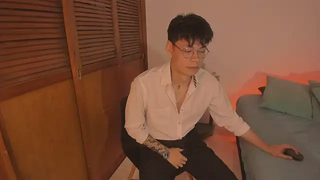 Snapshot of estmonnn chatting on November 29, 2025, 12:02 am estmonnn online show from November 29, 2025, 12:02 am