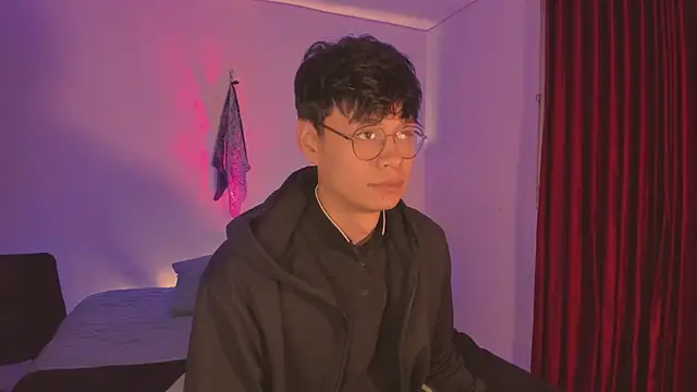 Snapshot of estmonnn chatting on December 15, 2025, 1:21 am estmonnn online show from December 15, 2025, 1:21 am