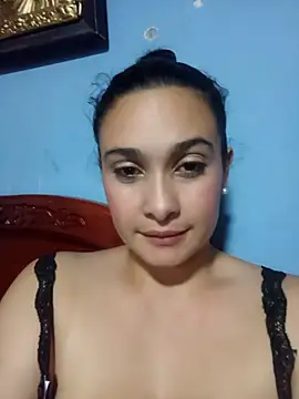 Isa-Giraldo online show from November 19, 2025, 2:00 am