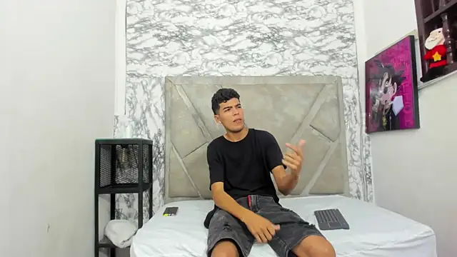 tomy hotboy online show from October 29, 2025, 6:04 am