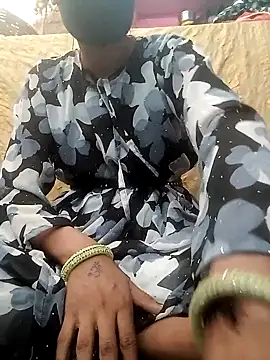 Snapshot of Pooja_sony chatting on November 10, 2025, 10:03 am Pooja sony online show from November 10, 2025, 10:03 am