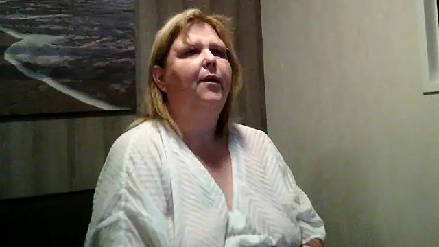 Sylviastar46 online show from March 28, 2026, 8:52 pm