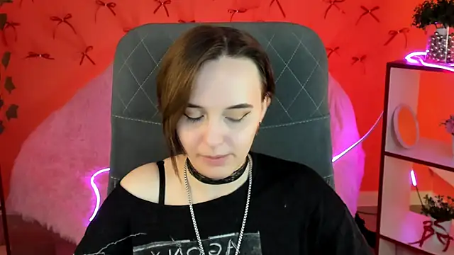 IreneBailey online show from November 12, 2025, 9:10 am