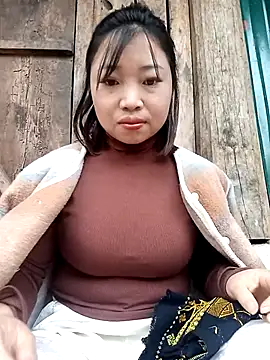 julybe online show from November 16, 2025, 8:53 am