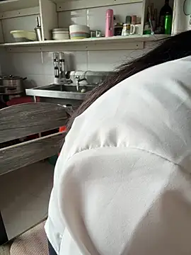 aniani11 online show from December 15, 2025, 5:44 am