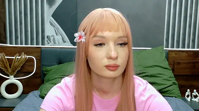 Snapshot of TiffanyJensen chatting on November 1, 2025, 12:40 pm TiffanyJensen online show from November 1, 2025, 12:40 pm