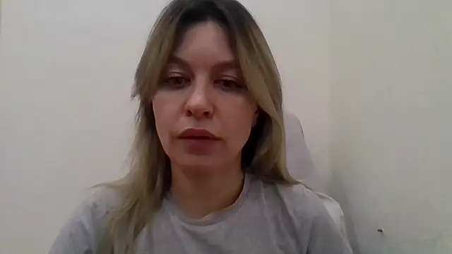 Little Milf 5 online show from November 17, 2025, 5:08 pm