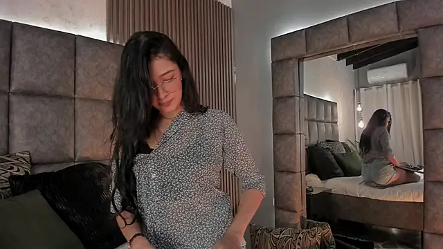 Snapshot of BrigitteVons chatting on January 15, 2026, 3:00 am BrigitteVons online show from January 15, 2026, 3:00 am