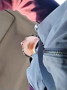 Snapshot of Verudi chatting on December 16, 2025, 8:58 pm Verudi online show from December 16, 2025, 8:58 pm