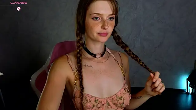 Snapshot of Lovelly_molly1 chatting on July 29, 2026, 6:28 pm Lovelly molly1 online show from July 29, 2026, 6:28 pm