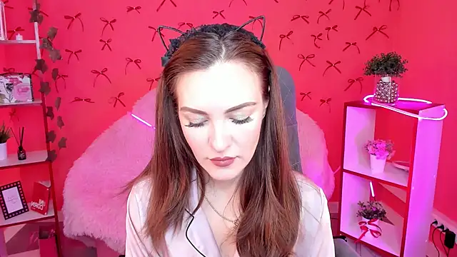 Snapshot of EdnaThomus chatting on November 15, 2025, 9:28 am EdnaThomus online show from November 15, 2025, 9:28 am