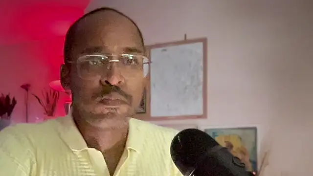 Snapshot of TraddyZaddy chatting on June 30, 2026, 4:13 am TraddyZaddy online show from June 30, 2026, 4:13 am