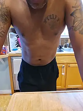Snapshot of TraddyZaddy chatting on July 8, 2026, 3:49 pm TraddyZaddy online show from July 8, 2026, 3:49 pm