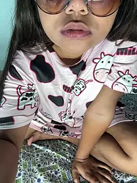 Cuty Pussy1 online show from February 25, 2026, 3:32 pm