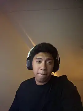 Snapshot of russ1e chatting on October 29, 2025, 6:09 pm russ1e online show from October 29, 2025, 6:09 pm