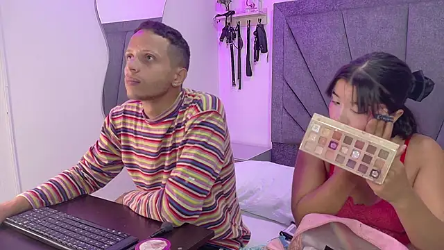 Snapshot of DamianandEva chatting on July 13, 2026, 12:52 pm DamianandEva online show from July 13, 2026, 12:52 pm