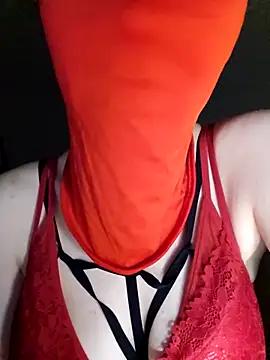 Snapshot of Cute-UwU chatting on November 11, 2025, 8:20 pm Cute-UwU online show from November 11, 2025, 8:20 pm