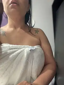 Natural BIGASS Nina online show from November 16, 2025, 9:48 am