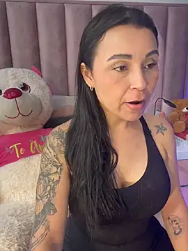 Snapshot of Natural_BIGASS_Nina chatting on June 30, 2026, 8:10 pm Natural BIGASS Nina online show from June 30, 2026, 8:10 pm