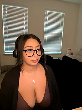 minha baby online show from November 12, 2025, 1:22 pm