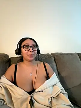 minha baby online show from December 2, 2025, 5:08 pm