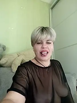 Snapshot of MilkySky chatting on November 14, 2025, 10:29 pm MilkySky online show from November 14, 2025, 10:29 pm