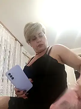 Snapshot of MilkySky chatting on November 20, 2025, 5:45 pm MilkySky online show from November 20, 2025, 5:45 pm