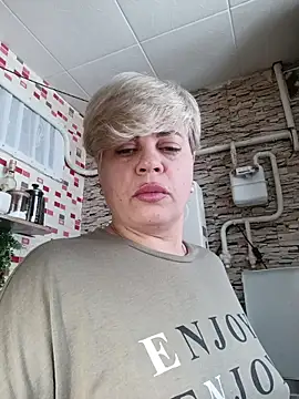 Snapshot of MilkySky chatting on February 18, 2026, 7:48 am MilkySky online show from February 18, 2026, 7:48 am