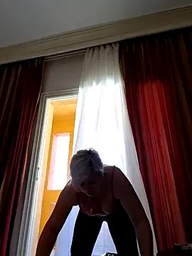 Snapshot of MilkySky chatting on February 27, 2026, 12:38 pm MilkySky online show from February 27, 2026, 12:38 pm