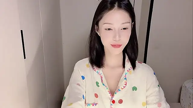 yuyu-33 online show from November 25, 2025, 1:55 pm