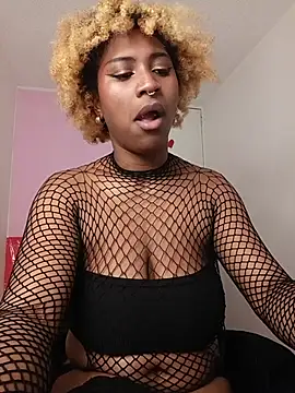 Snapshot of EvonyFoxxx chatting on May 8, 2026, 10:59 pm EvonyFoxxx online show from May 8, 2026, 10:59 pm