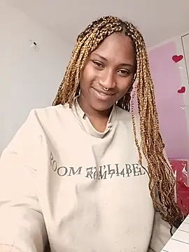 Snapshot of EvonyFoxxx chatting on May 25, 2026, 4:40 am EvonyFoxxx online show from May 25, 2026, 4:40 am