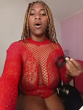 Snapshot of EvonyFoxxx chatting on June 1, 2026, 11:06 pm EvonyFoxxx online show from June 1, 2026, 11:06 pm