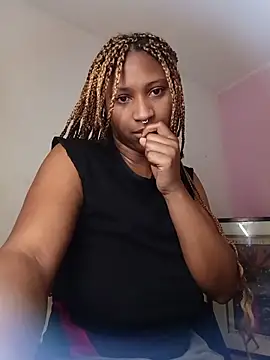 Snapshot of EvonyFoxxx chatting on June 7, 2026, 1:43 am EvonyFoxxx online show from June 7, 2026, 1:43 am