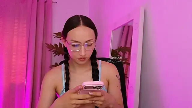 Snapshot of BabyLauritaa chatting on April 17, 2026, 7:50 pm BabyLauritaa online show from April 17, 2026, 7:50 pm