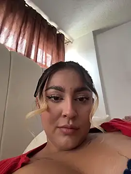 Snapshot of Elina_Hills chatting on May 6, 2026, 6:24 pm Elina Hills online show from May 6, 2026, 6:24 pm