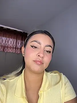 Snapshot of Elina_Hills chatting on May 25, 2026, 7:20 pm Elina Hills online show from May 25, 2026, 7:20 pm