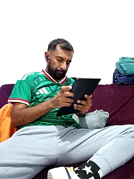 Snapshot of Barbanegra91mx chatting on July 1, 2026, 2:02 am Barbanegra91mx online show from July 1, 2026, 2:02 am
