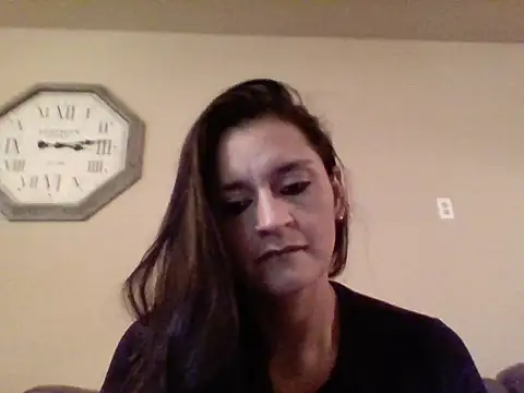 Snapshot of SolcitaPeach chatting on November 10, 2025, 9:14 pm SolcitaPeach online show from November 10, 2025, 9:14 pm