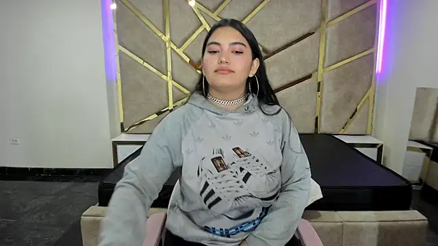 Snapshot of Frrreyaa chatting on November 7, 2025, 2:22 am Frrreyaa online show from November 7, 2025, 2:22 am