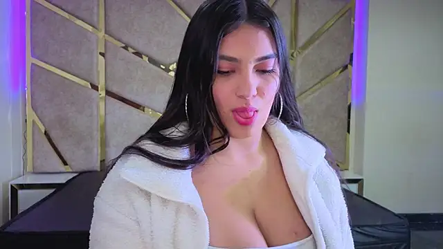 Snapshot of Frrreyaa chatting on November 13, 2025, 2:32 am Frrreyaa online show from November 13, 2025, 2:32 am