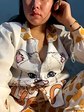 lylyyou online show from December 3, 2025, 11:08 am