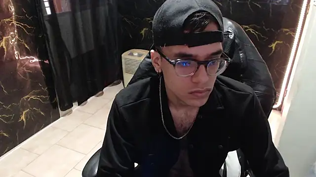 Snapshot of jhon_sex18 chatting on November 6, 2025, 7:48 pm jhon sex18 online show from November 6, 2025, 7:48 pm