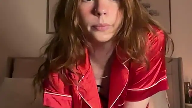 Snapshot of juliaraee chatting on December 15, 2025, 3:44 am juliaraee online show from December 15, 2025, 3:44 am