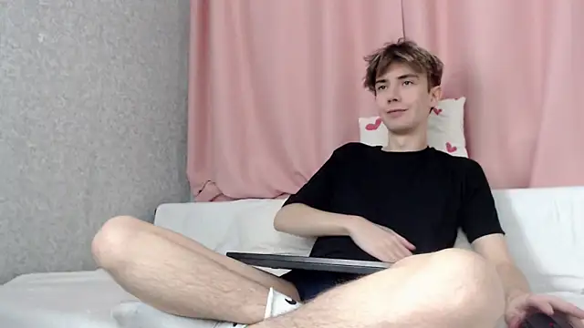 Snapshot of Harvey_foster chatting on December 18, 2025, 11:16 am Harvey foster online show from December 18, 2025, 11:16 am