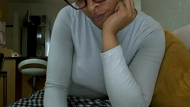 Snapshot of NewBeginnings8 chatting on January 16, 2026, 9:24 am NewBeginnings8 online show from January 16, 2026, 9:24 am