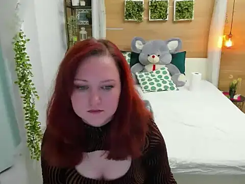 Snapshot of OhLadyPlease chatting on November 26, 2025, 8:04 am OhLadyPlease online show from November 26, 2025, 8:04 am