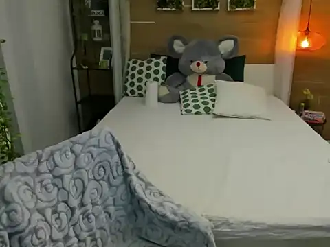 Snapshot of OhLadyPlease chatting on November 30, 2025, 6:28 am OhLadyPlease online show from November 30, 2025, 6:28 am