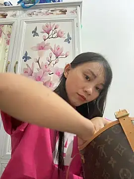 Amino-Suca online show from November 7, 2025, 5:46 pm