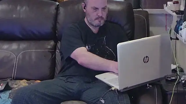 Snapshot of ddboobman chatting on April 4, 2026, 7:44 pm ddboobman online show from April 4, 2026, 7:44 pm